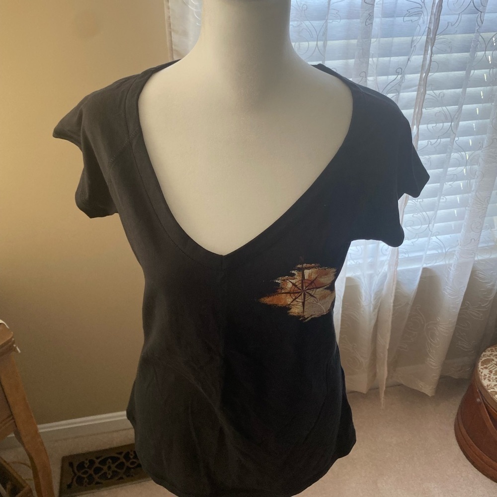 𝅺crazy Brand Tshirt size small